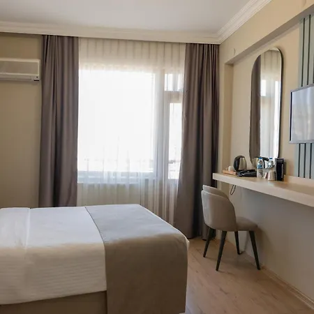 57 Hotel 2*